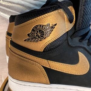 Jordan Men's Black and Gold High-Top Sneakers Limited edition